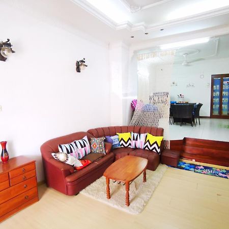 Lpm Room Tanjung Bungah  Zewnętrze zdjęcie